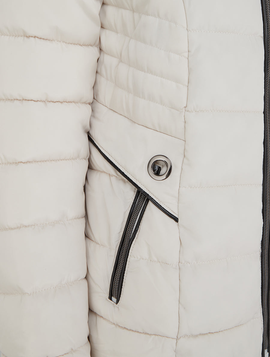 Eliška – Dámská zimní bunda s kapucí a kožešinovým lemem v krémové barvě