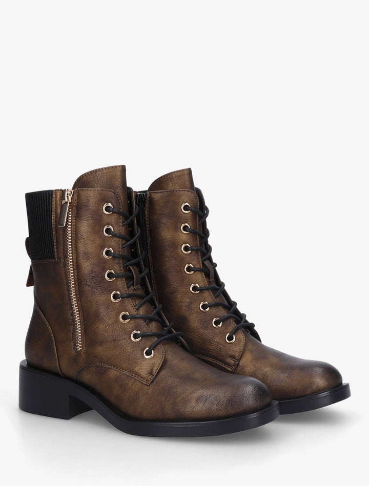 Klára – Dámské kotníkové boty se šněrováním v hnědé barvě