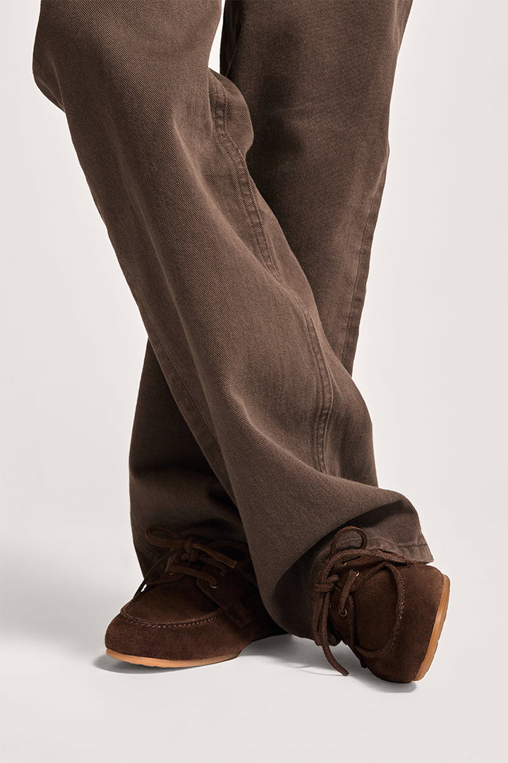 Lucie – Dámské semišové mokasíny s oranžovými tkaničkami